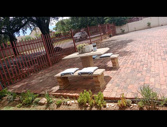 4 BEDROOM HOUSE TO LET IN VANDERBIJLPARK SW 5